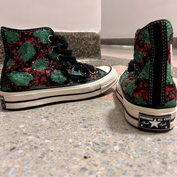 Converse all stars women’s 6.5 red and green sequins - Picture 3 of 8